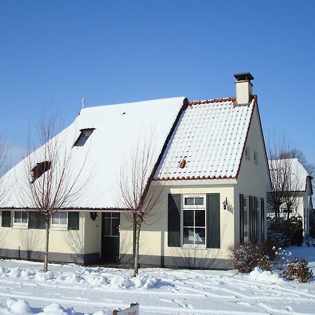 Attractive Holiday Home With Jetty Steendam Exteriér fotografie