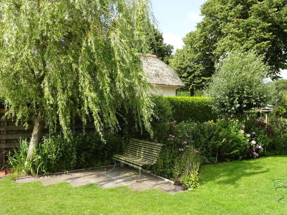 Attractive Holiday Home With Jetty Steendam Exteriér fotografie